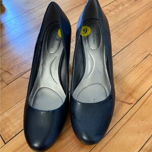 Bandolino Women's Elegant Black Heels